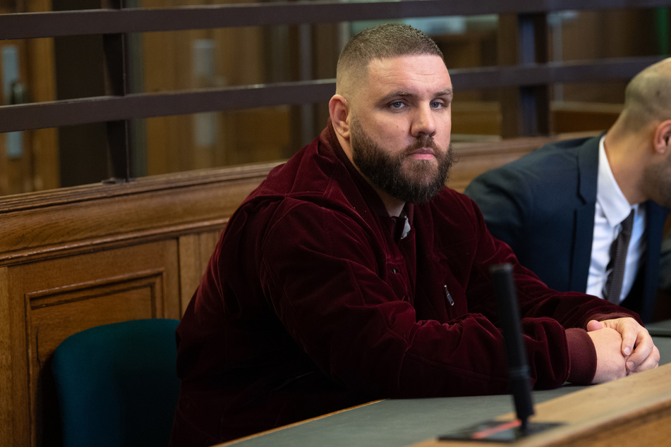 Der Prozess gegen Rapper Fler (38) muss ausgesetzt werden.