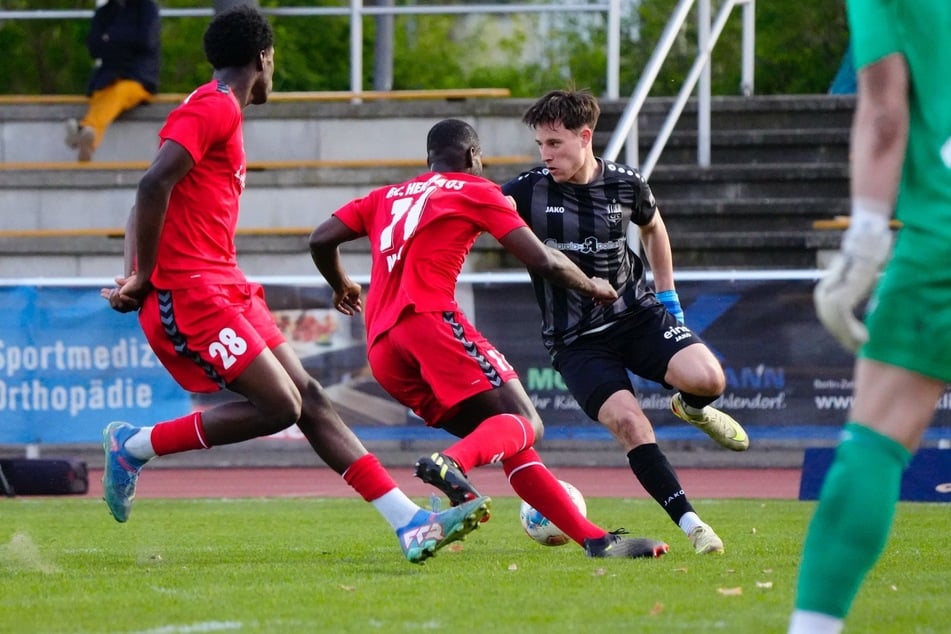 Was für eine Leistung! CFC-Spieler Jonas Marx (21, r.) brachte die Himmelblauen am Freitag zurück ins Spiel.