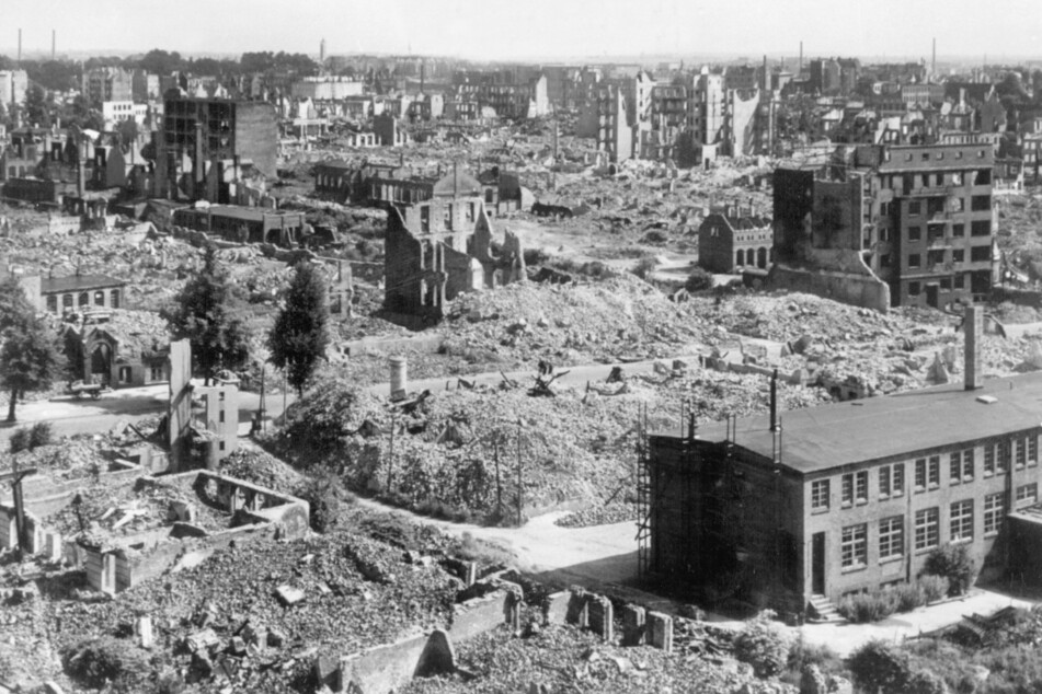 Hamburg wurde im Zweiten Weltkrieg in weiten Teilen durch Bomben der Alliierten zerstört. (Archivbild)