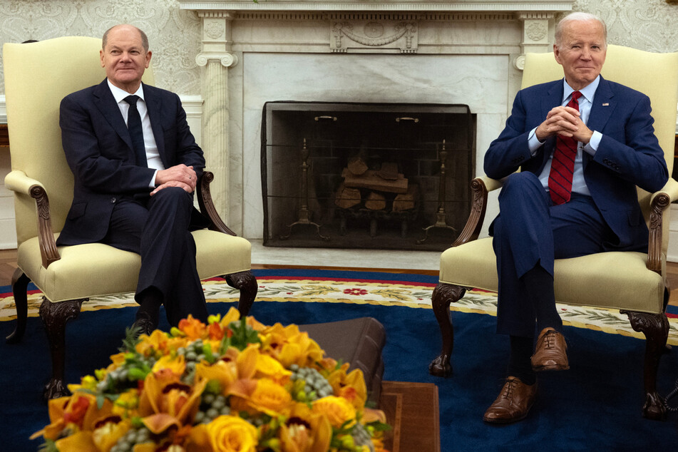 Bundeskanzler Olaf Scholz (64, SPD) und US-Präsident Joe Biden (80, r.) kamen am Freitag zu Gesprächen im Weißen Haus zusammen.