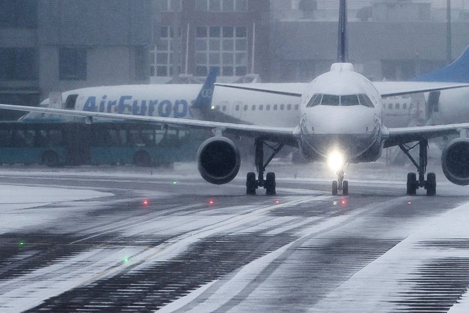 Auch am heutigen Dienstag ist am Frankfurter Flughafen mit wetterbedingten Flugausfällen zu rechnen. (Archivbild)