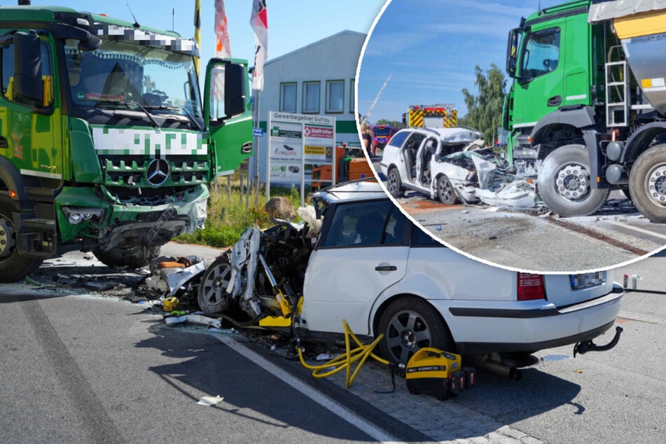 Tödlicher Unfall in Sachsen: Skoda-Fahrer kracht frontal mit Lkw zusammen!