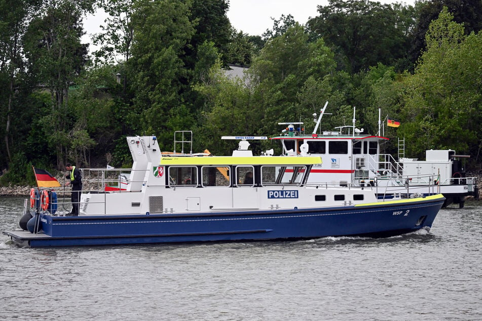 Auf dem Rhein bei Köln ist es zu einer dramatischen Kollision gekommen. (Symbolbild)