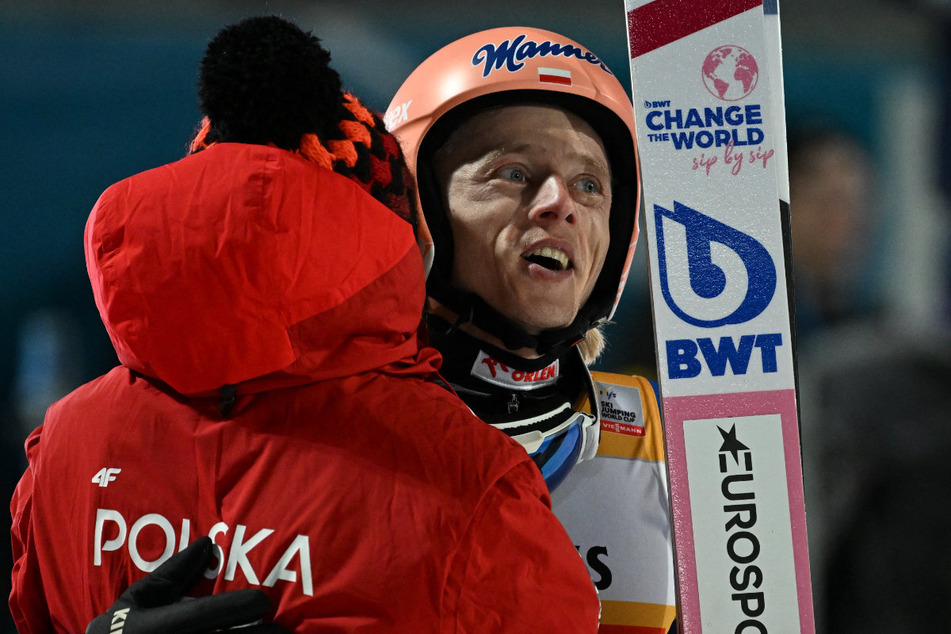 Der Pole Dawid Kubacki (32) sicherte sich am Samstag in Garmisch-Partenkirchen bei der Qualifikation für das Neujahrsspringen den Sieg.