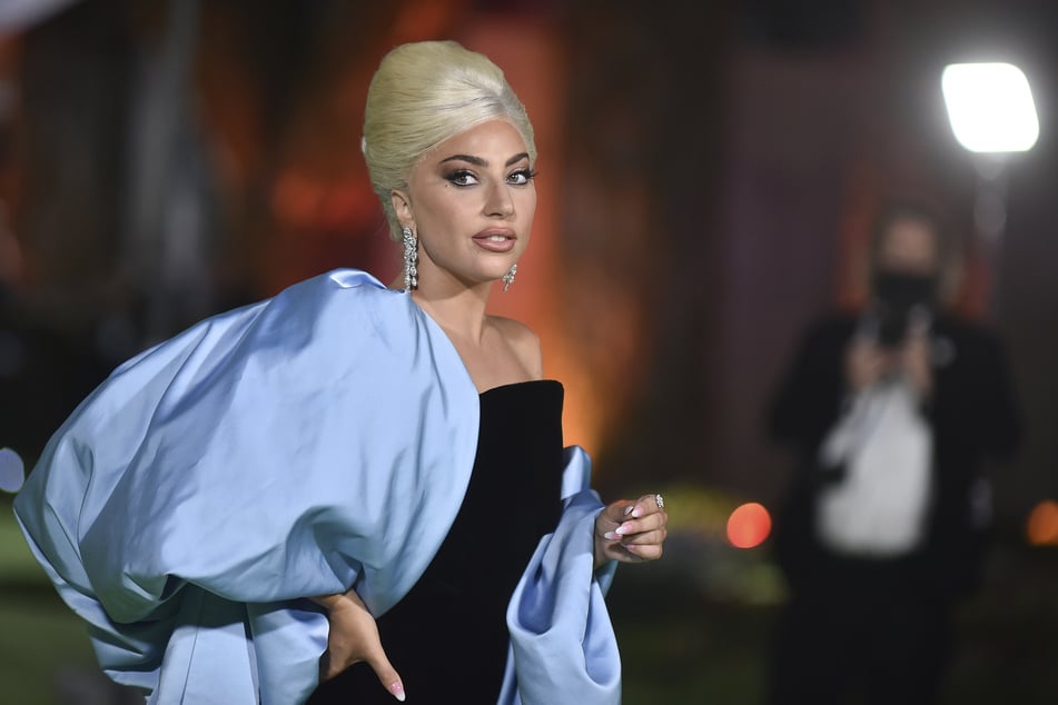 Ohne extravagante Outfits und Make-up-Looks: Lady Gaga (35) lässt für ihr neustes Shooting die Hüllen fallen und bringt ihre Fans damit um den Verstand.