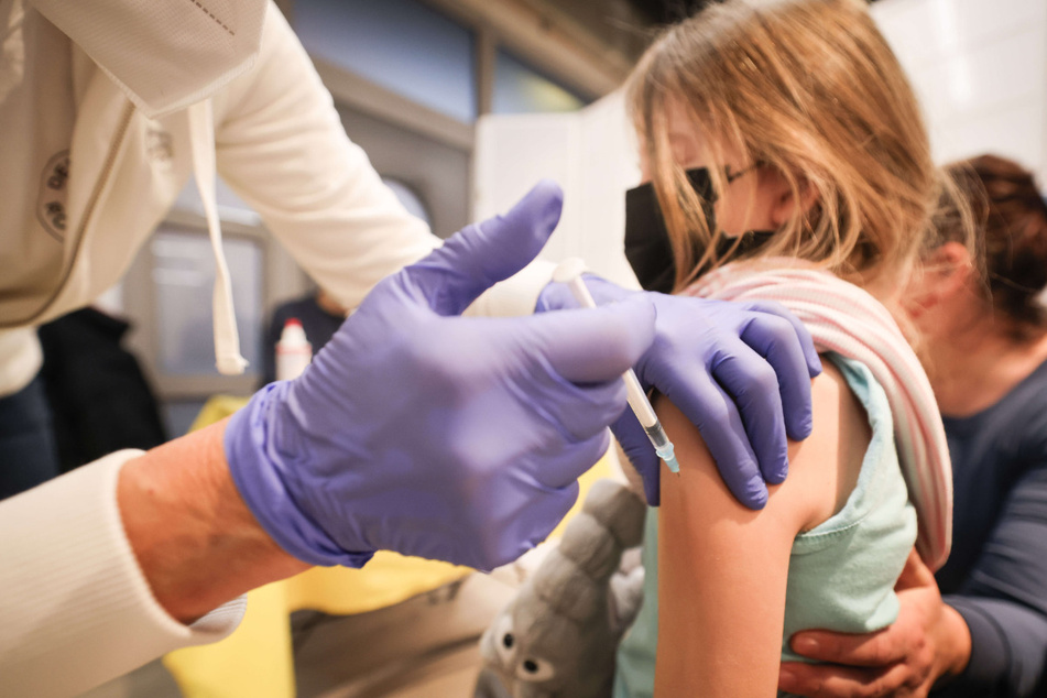 Hamburg öffnet Corona-Impfzentrum für Kinder!