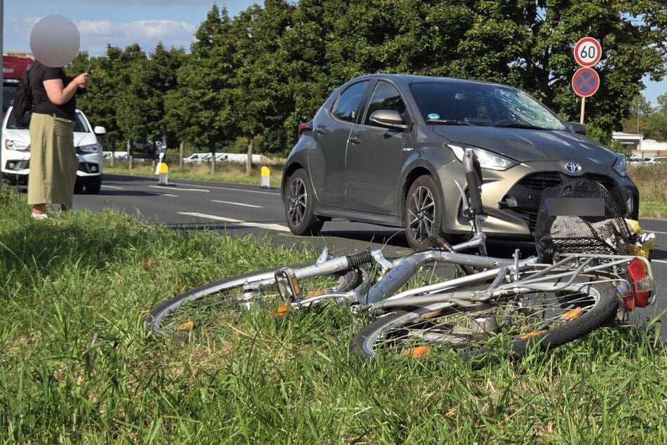 Toyota erfasst Radfahrer: 45-Jähriger bei Unfall verletzt