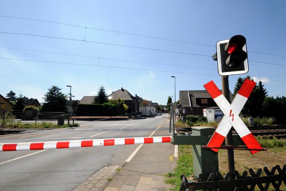 An diesem Bahnübergang in Rees-Millingen geschah das tragische Unglück.