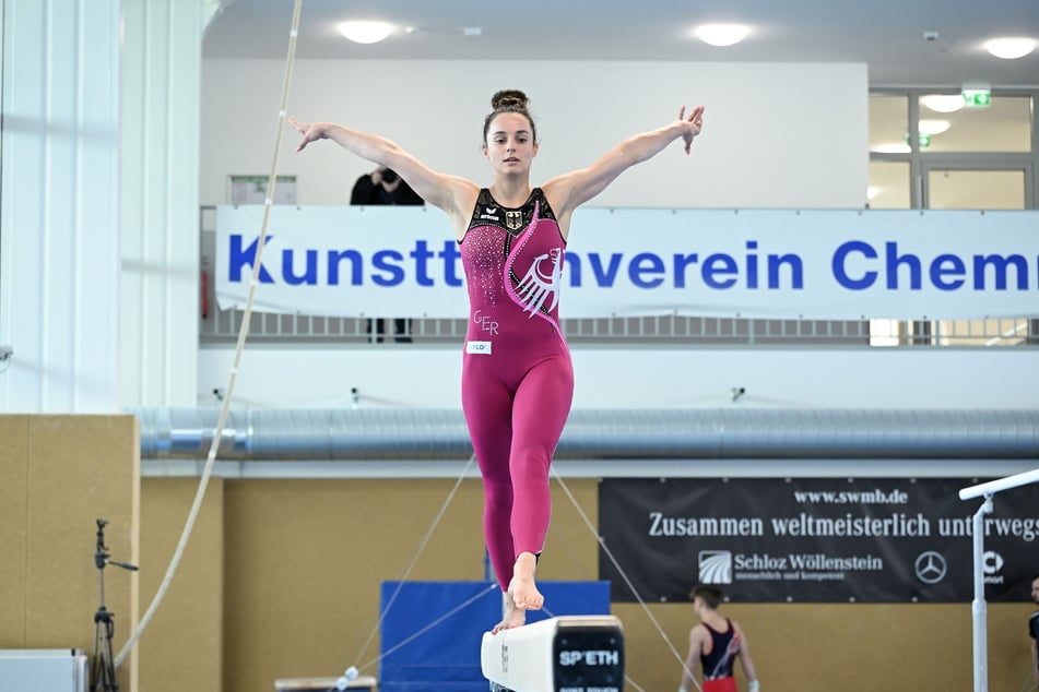 Pauline Schäfer-Betz beim Training in der Kunstturnhalle im Chemnitzer Sportforum. (Archivfoto)