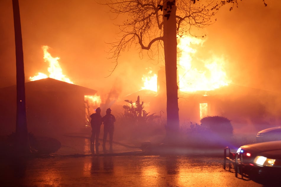 The Eaton Fire burning near Pasadena is 45% contained, while the Palisades Fire has stopped spreading over the past days.