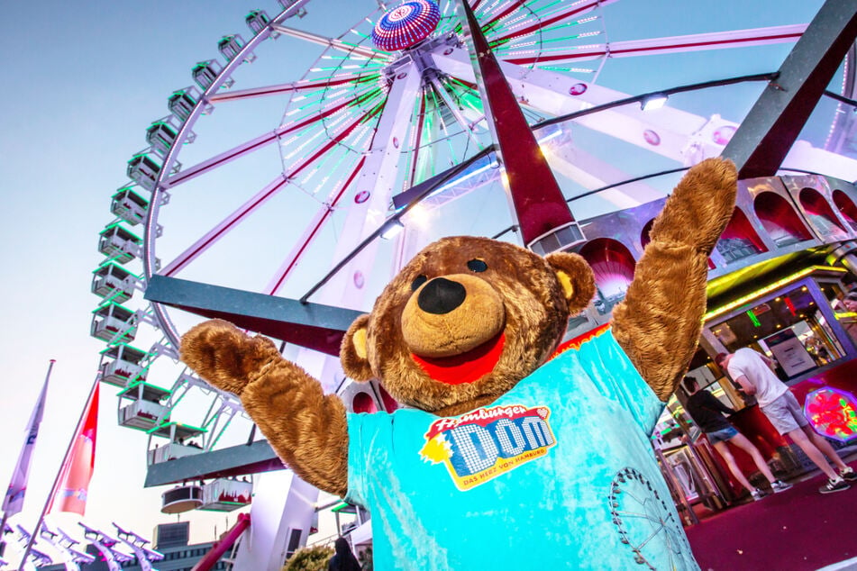 DOM-Bär Bummel ist immer mittwochs von 16 bis 18 Uhr und sonntags von 15 bis 17 Uhr vor dem Riesenrad anzutreffen.