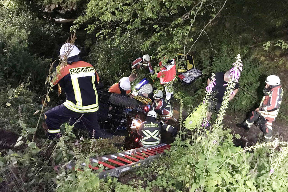 Die Bergung des verunglückten Quad-Fahrers gestaltete sich aufgrund der Beschaffenheit des Geländes aus äußerst schwierig.