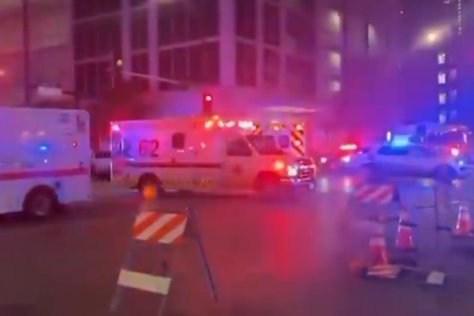 Vor einem Nachtclub in Chicago fielen Schüsse. Die Einsatzkräfte sind mit einem Großaufgebot vor Ort.