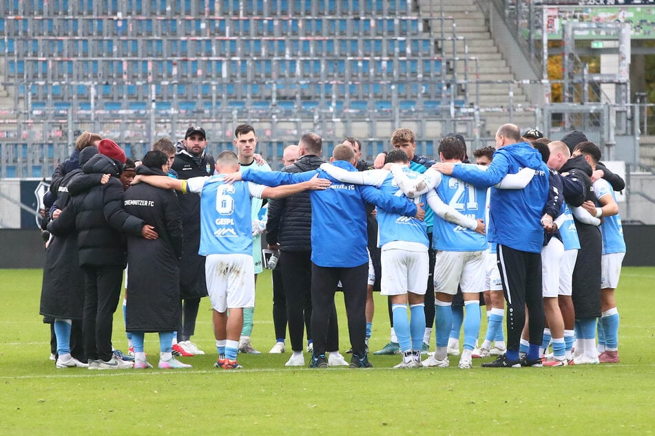 Die CFC-Spieler arbeiteten die Niederlage gegen den 1. FC Magdeburg II. zusammen kritisch auf.