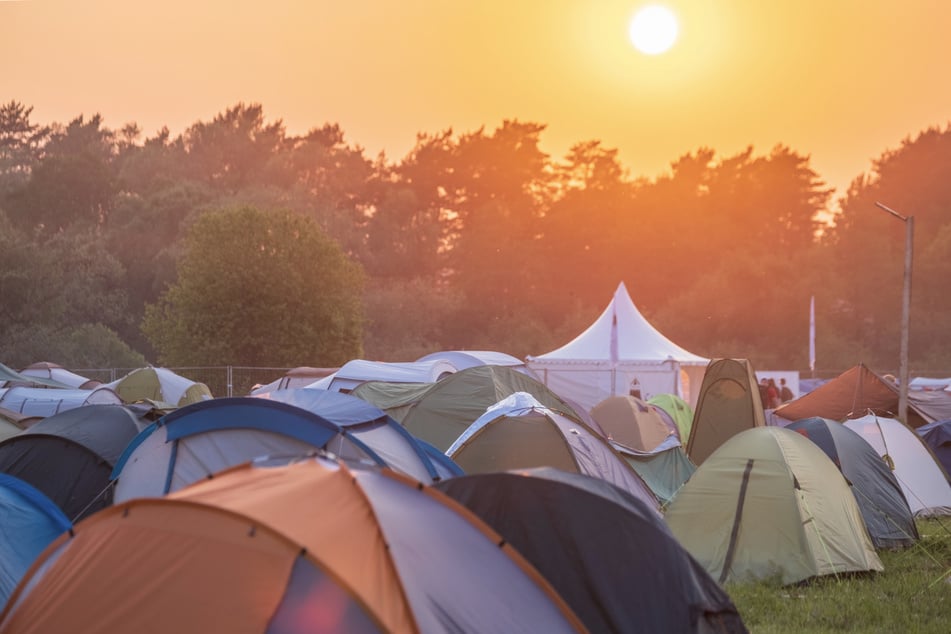 Zelte, Dixiklos - und doch kein ganz normales Festival. (Symbolbild)