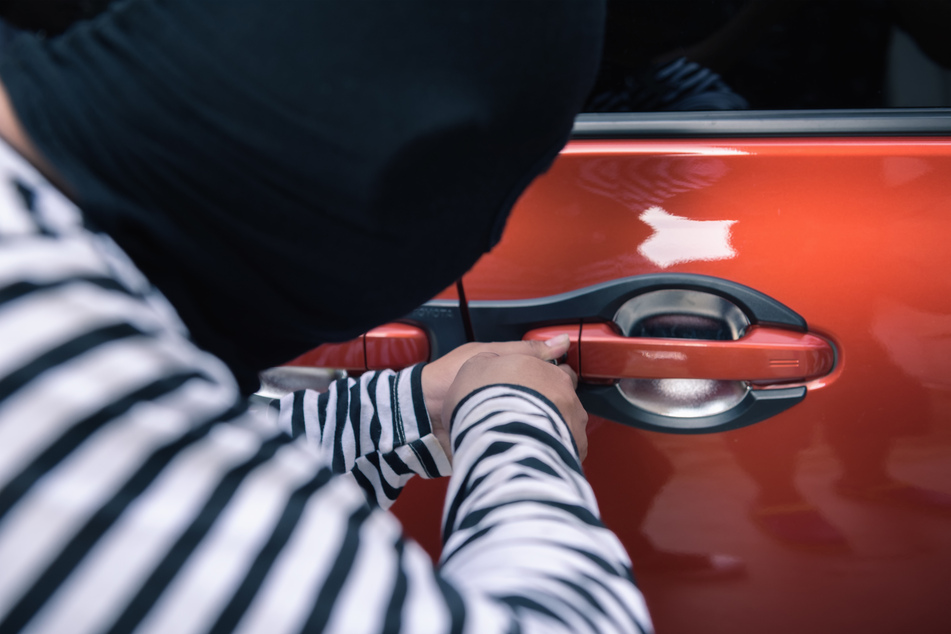 Die Diebe hatten Glück: Die Leihwagen waren fast alle unverschlossen.