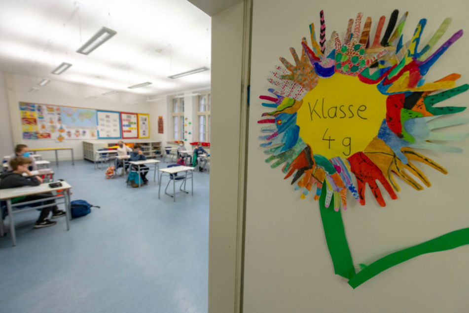 Für Viertklässler in Bayern steht ein großer Tag an: Sie bekommen ihre Übertrittszeugnisse.