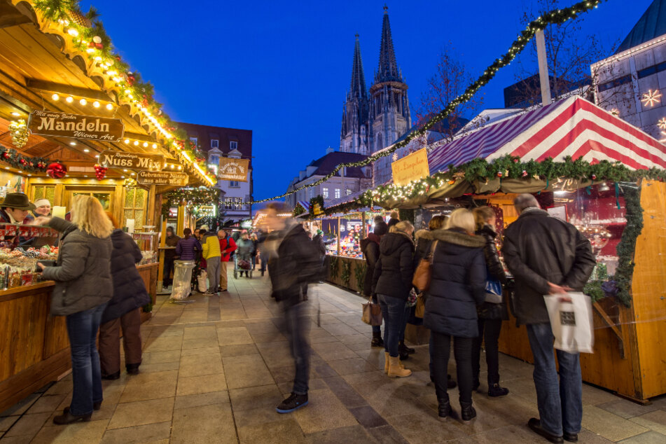 Menschenansammlungen sollen in diesem Jahr auf Weihnachtsmärkten vermieden werden. (Symbolbild)