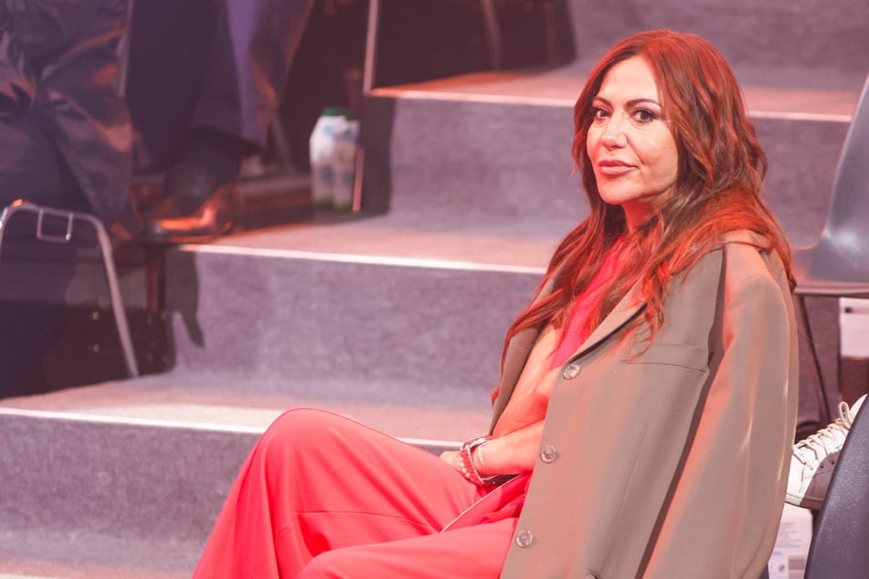 Simone Thomalla (61) wolle lieber noch einmal eine Enttäuschung in Kauf nehmen, als den Glauben an die Liebe zu verlieren.