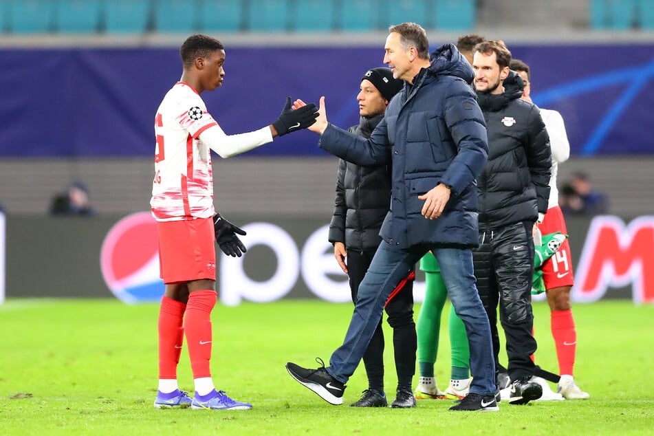 Der Coach war jahrelang bei RB Leipzig in verschiedenen Funktionen tätig, zuletzt 2021 als Interimscoach.