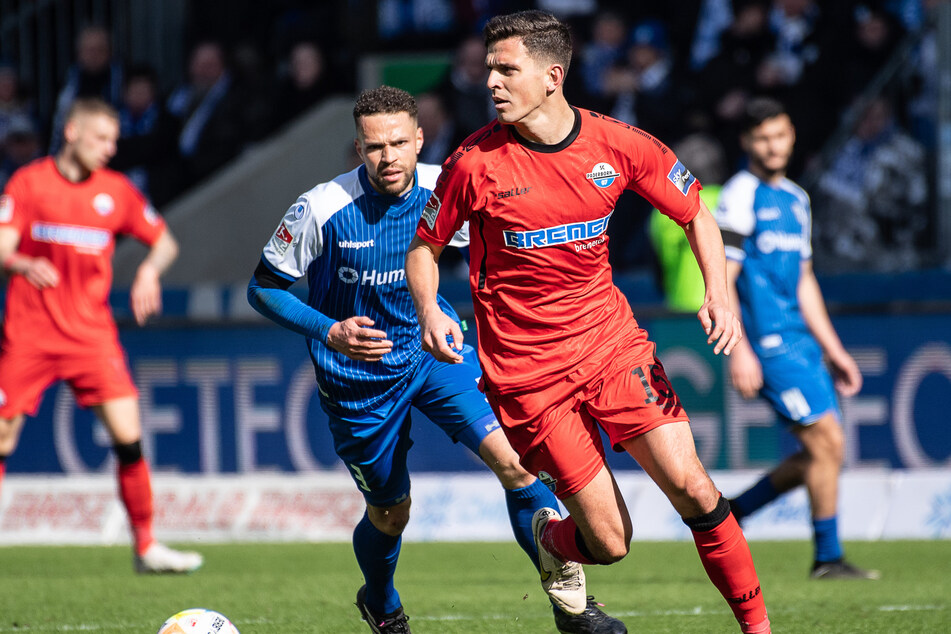 Tobias Müller (29, r.) kehrt nach eineinhalb Jahren zum 1. FC Magdeburg zurück.