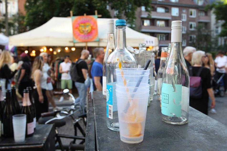 Khan nennt das Eppendorfer Landstraßenfest als Beispiel, dass problematisches Verhalten in allen Gesellschaftsschichten vertreten ist.