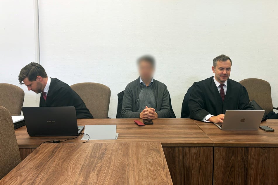 Der 56-jährige Schweizer gesteht Mitschuld bei Steuertricks über Offshore-Firmen.