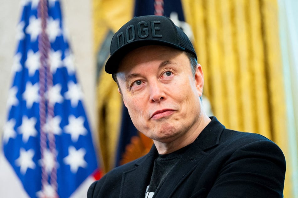 As anti-immigrant rioters have been tearing apart Northern Ireland, Elon Musk faces criticism for using his X platform to celebrate the violence.