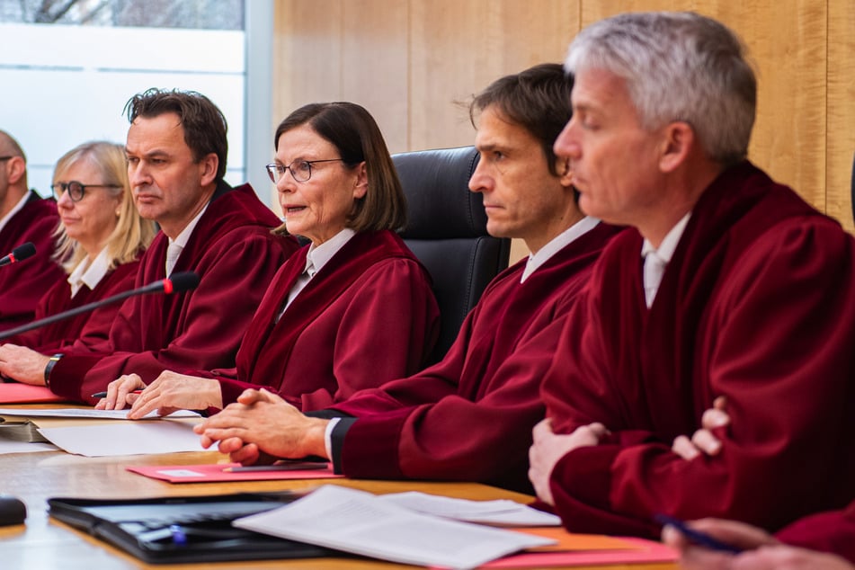 So sieht es aus, wenn der Verfassungsgerichtshof Beschlüsse fasst.