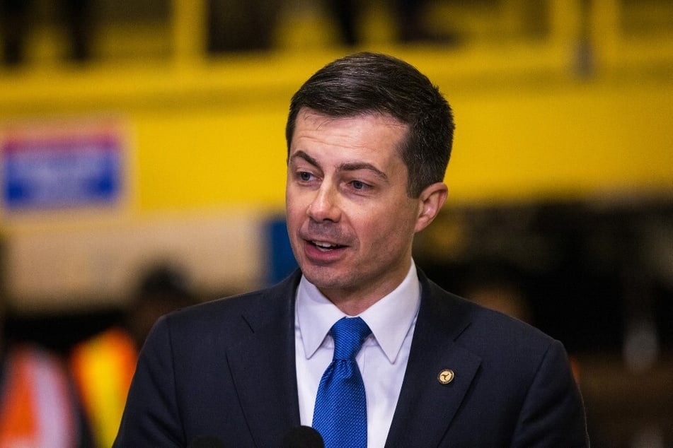 US Transportation Secretary Pete Buttigieg urged higher safety standards in the rail industry after the derailment in East Palestine, Ohio.