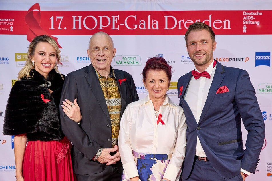 Hoffnung strahlt: Hope-Kuratorin Anna Schmidt (l.) mit Ehemann Danilo (r.), Stefan Hippler und Viola Klein.