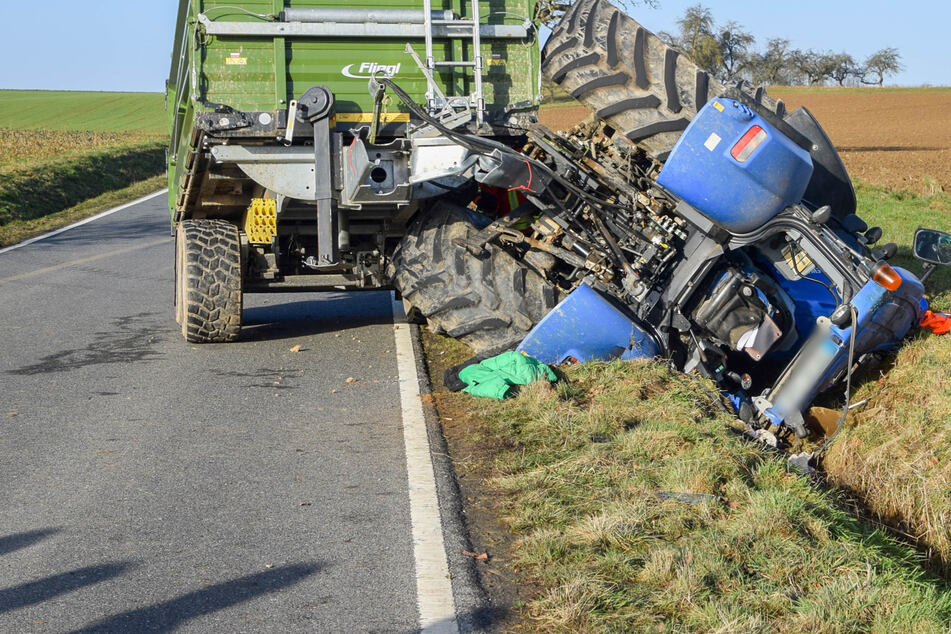 Vom Graben ins Krankenhaus: Traktor-Fahrschüler erlebt rabenschwarzen Tag