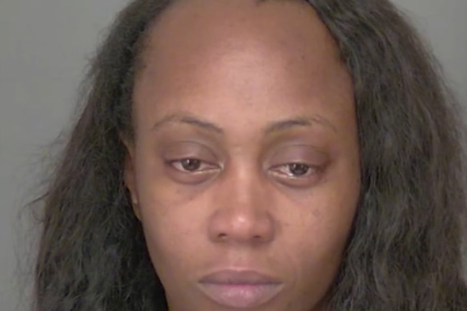 34-year-old Diana Natasha Mack allegedly held her adopted daughter (13) in the garage.