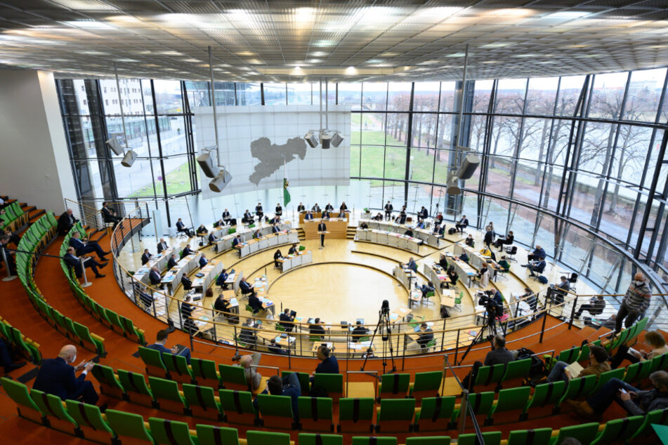 Im sächsischen Landtag wird am Donnerstag die Corona-Pandemie das Thema der Aktuellen Stunde sein.