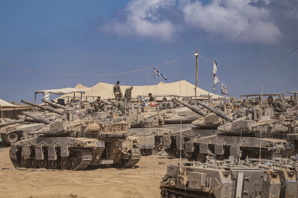 Israels Armee trifft Vorbereitungen für die Geisel-Aufnahme.