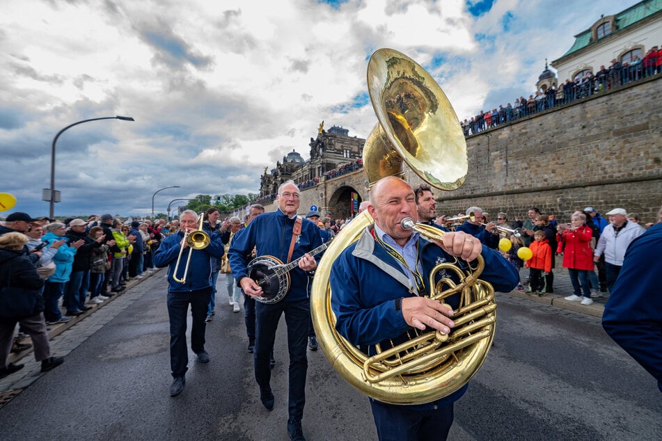 Die Dixieland-Parade ist der feierliche Abschluss des Festivals und lässt die Fans noch einmal auf ihre Kosten kommen.