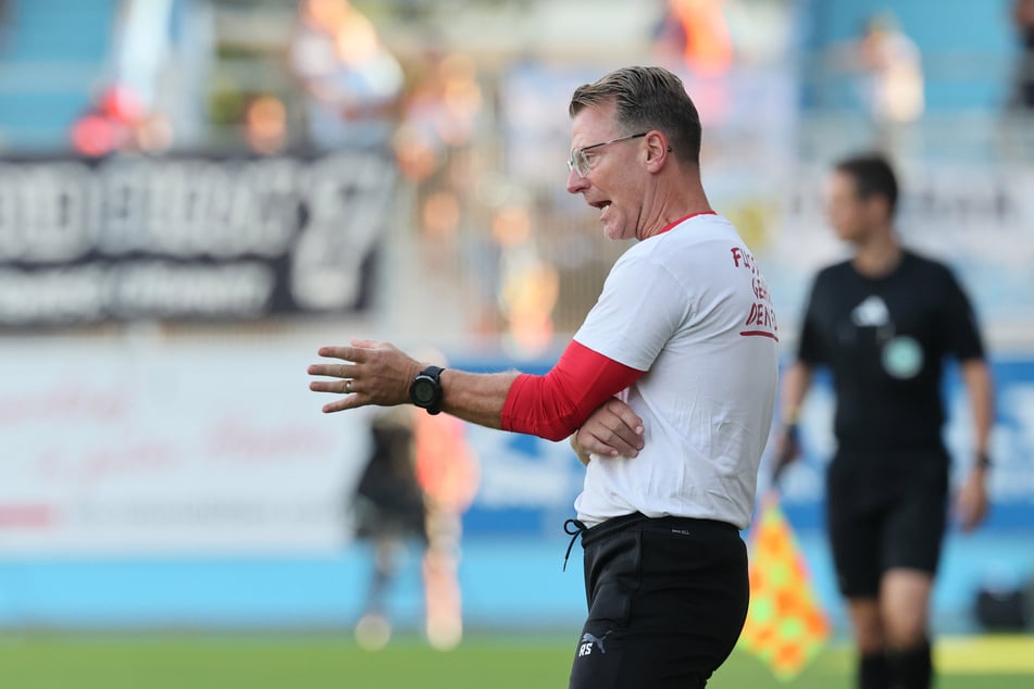 So hatte sich FSV-Coach Rico Schmitt die Partie beim Chemnitzer FC sicher nicht vorgestellt.