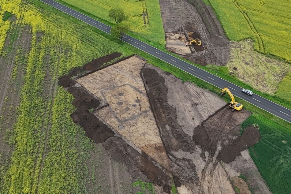 Im Inneren der Trapezgrabenanlage fanden die Archäologen unter anderem die Bestattung eines Menschen.