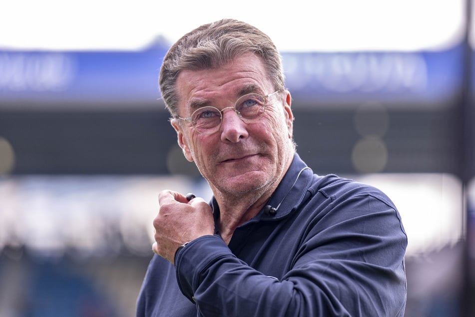 Klub-Legende Dieter Hecking (61) soll den VfL Wolfsburg offenbar aus der Misere führen.