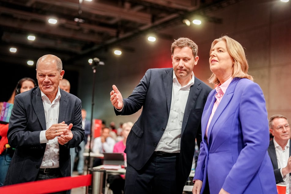 Auch der ehemalige Bundeskanzler Olaf Scholz (67, SPD) nahm am Parteitag in Berlin teil.