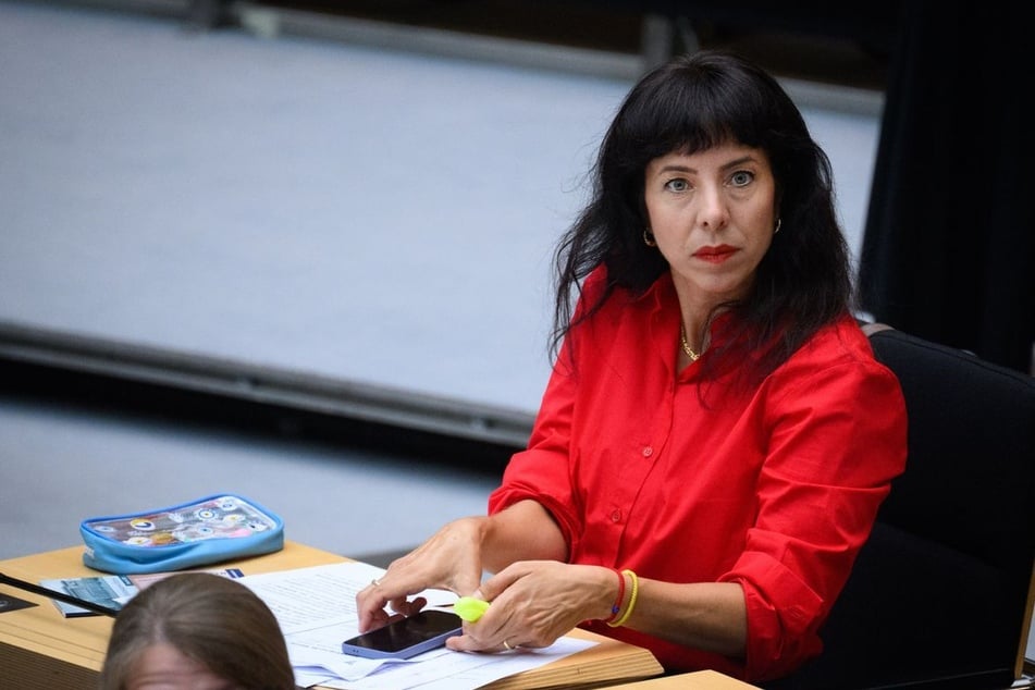 Für Spitzenkandidatin Elif Eralp (45) kommt der Eklat nur wenige Wochen vor der Abgeordnetenhauswahl ungelegen.