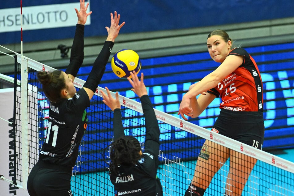 Marta Levinska (24, r.) ist auf dem besten Wege, MVP der Saison der Bundesliga zu werden, die Diagonalangreiferin ist DER Faktor beim DSC.