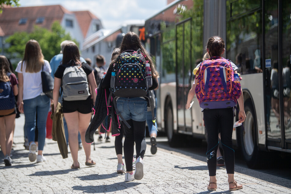 Endlich! Minister stellen nach langem Kampf Bildungsticket für Schüler in Sachsen vor