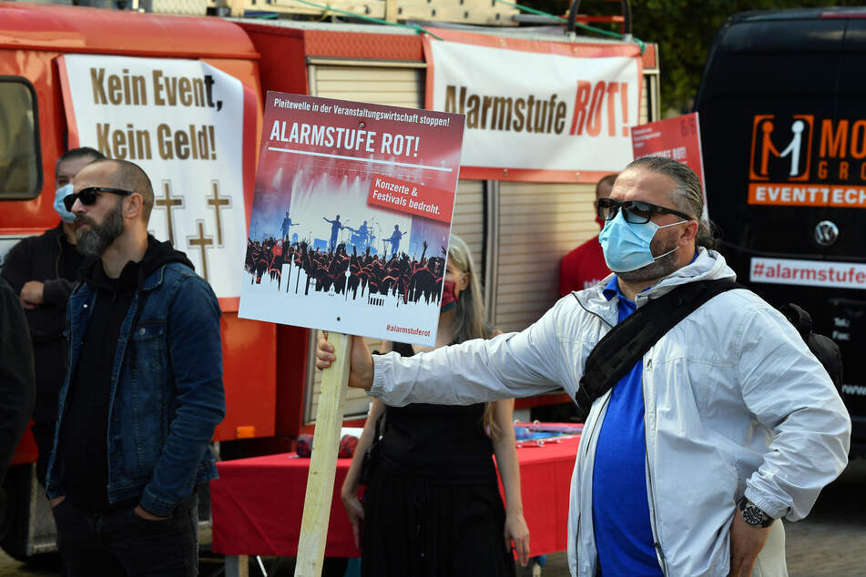Das Aktionsbündnis "Alarmstufe Rot" fordert vom Bund massive Änderungen bei den Corona-Hilfen.