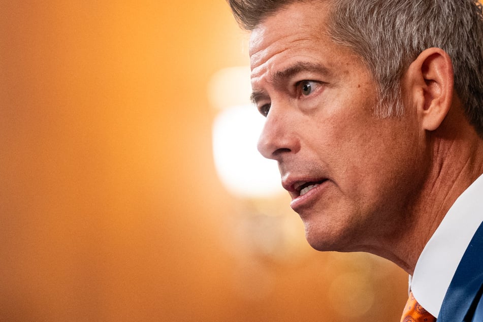 Transport secretary warns of "chaos" and airspace closures if shutdown continues