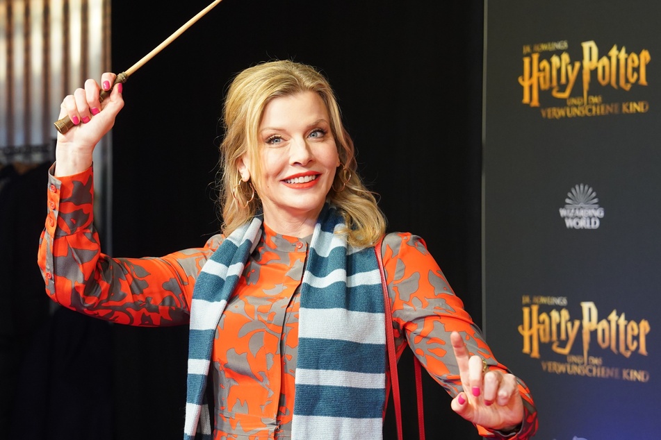 Eva Habermann (47) verzaubert auf dem roten Teppich zur Harry Potter-Premiere in Hamburg und sprach mit TAG24 über das Thema Depressionen.