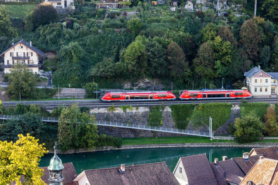 Mit der Elektrifizierung der Hochrheinbahn soll eine Ära von umweltschädlichen Diesel-Zügen enden.