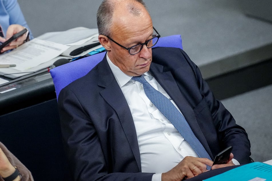 Phishing-Angriff auf CDU-Account! Hacker schicken Kanzler Merz eine Mail