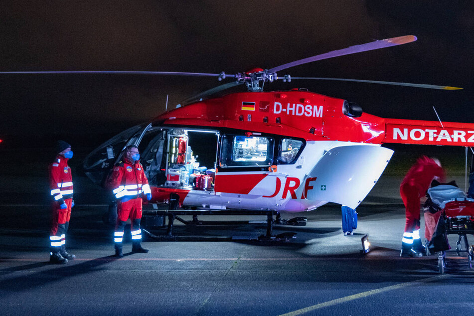 Der Schwerverletzte (72) ist mit einem Rettungshubschrauber in die Uniklinik Greifswald geflogen worden. (Symbolfoto)