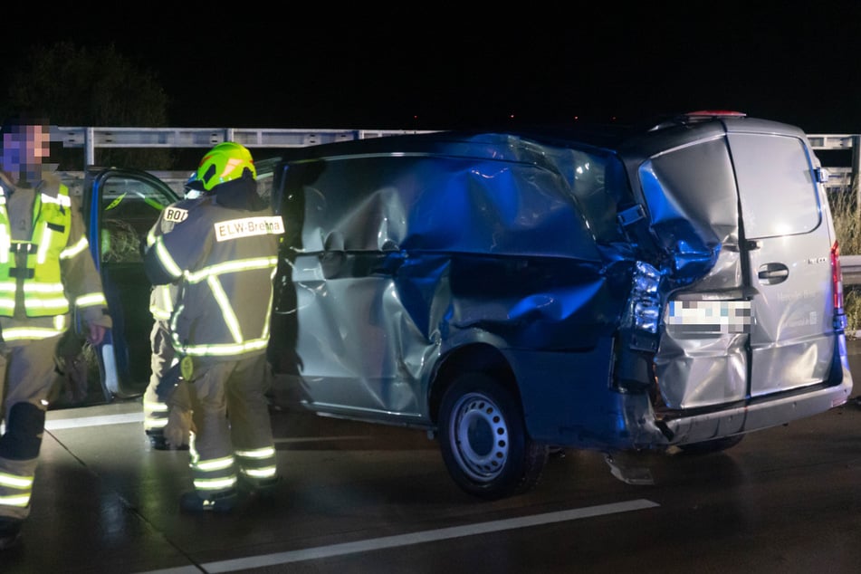 Unfall A9: Unfall auf der A9: Nasse Fahrbahn wird Transporter-Fahrer zum Verhängnis